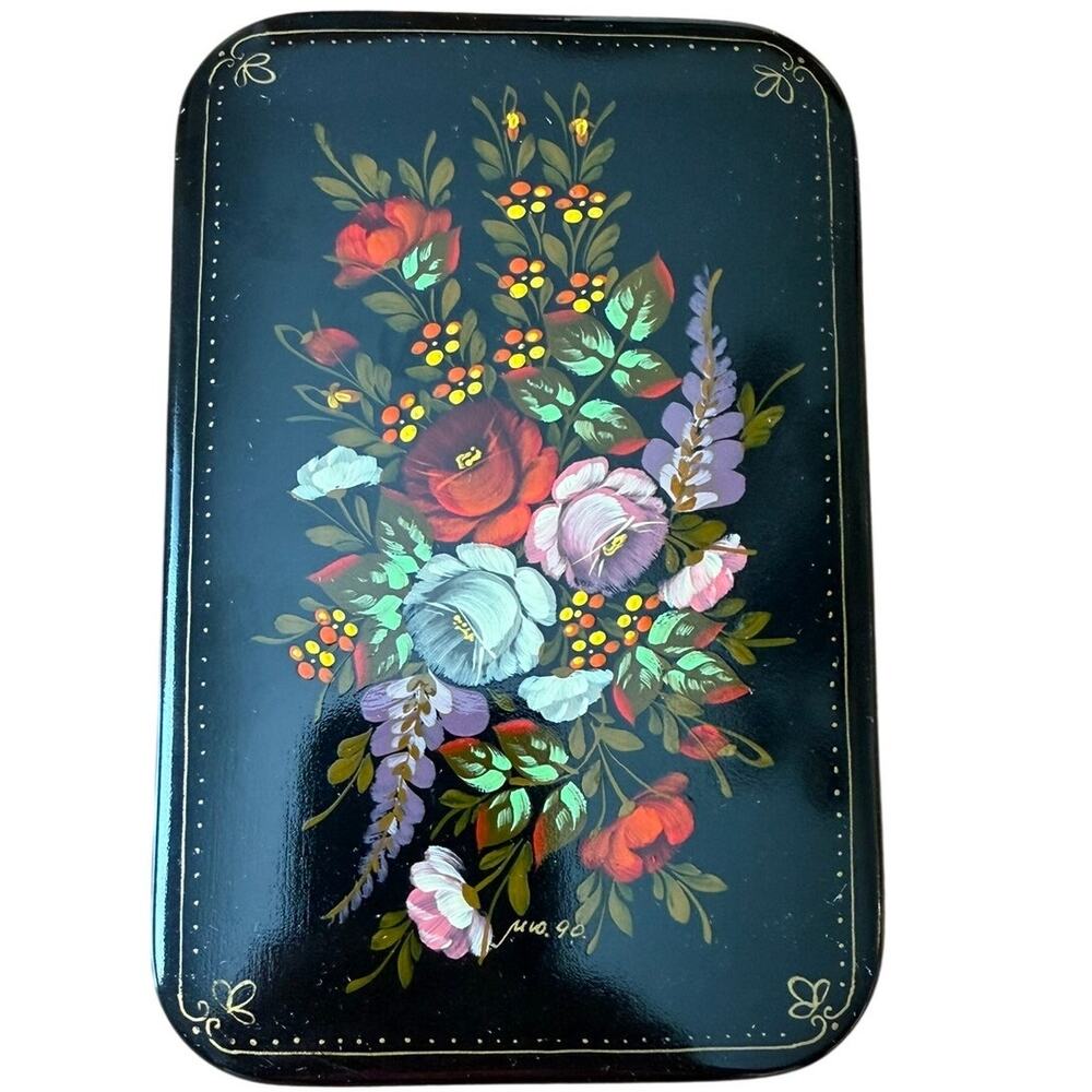 Vintage Russian Mstera Hand Painted Floral Lacquer Box Signed 1990 w Box